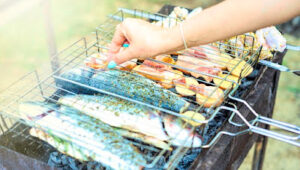 Wajib coba, nikmatnya berburu ikan asap di pantai tambak rejo 1 Foto ikan panggang - patria pos
