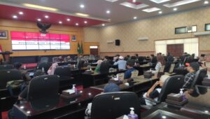 Komisi 1 dprd kota blitar gelar hearing dengan kelompok masyarakat peduli pendidikan blitar soal pembangunan kampus unisba 1 Img 20250320 wa0018 1 - patriapos indonesia