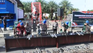 Jaga kondusifitas jelang lebaran, polres blitar kota musnahkan ribuan miras dan ratusan knalpot brong 2 Img 20250320 wa0021 - patria pos