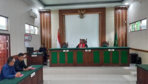 Muhammad muchlison cabut permohonan praperadilan soal penyitaan barang oleh kejaksaan ke pn blitar 2 Img 20250325 wa0008 - patria pos