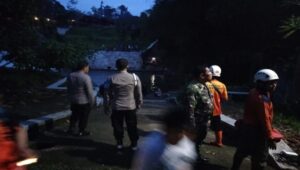 Titik terang : polres blitar, tni, dan bpbd kab. Blitar berhasil evakuasi korban tenggelam di dam sungai berut jatinom 4 Img 20250404 wa0002 - patria pos