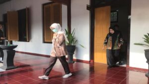 Mantan bupati blitar, rini syarifah diperiksa kejaksaan terkait dugaan kasus korupsi proyek dam kali bentak rp 4,9 miliar 3 Img 20250416 wa0004 - patria pos
