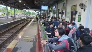 PT KAI Daop 7 Madiun Siapkan 15.792 Tempat Duduk untuk Libur Panjang Paskah 18–20 April 2025 PT KAI Daop 7 Madiun Siapkan 15.792 Tempat Duduk untuk Libur Panjang Paskah 18–20 April 2025 - Patriapos