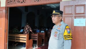 Polres blitar terjunkan personel untuk amankan perayaan jumat agung di wilayah kabupaten blitar 3 Img 20250418 wa0002 - patria pos