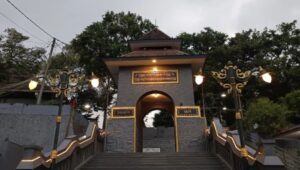 Misteri gunung kawi: antara legenda, pesugihan, dan doa 1 Img 20250418 103533 - patria pos