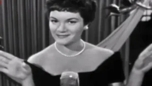 Lagu lawas "pretty little baby" connie francis viral lagi di tiktok, ini kisah di baliknya 1 Connie francis dalam penampilan di era 1958-an. Lagu lawasnya 'pretty little baby' kini viral kembali berkat tiktok.