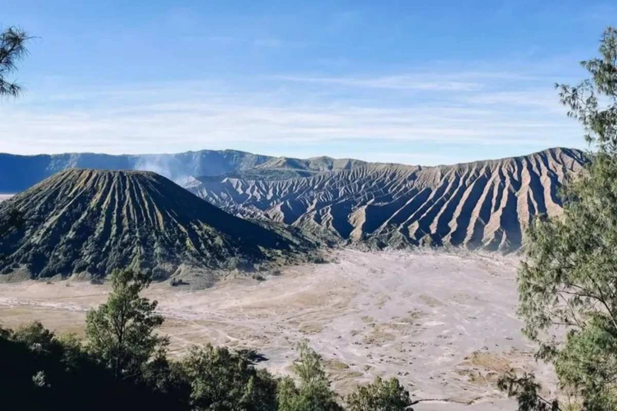6 tempat wisata hits di malang yang wajib kamu kunjungi tahun ini! 3 Tangkapan layar instagram gunung semeru @dyana_ht