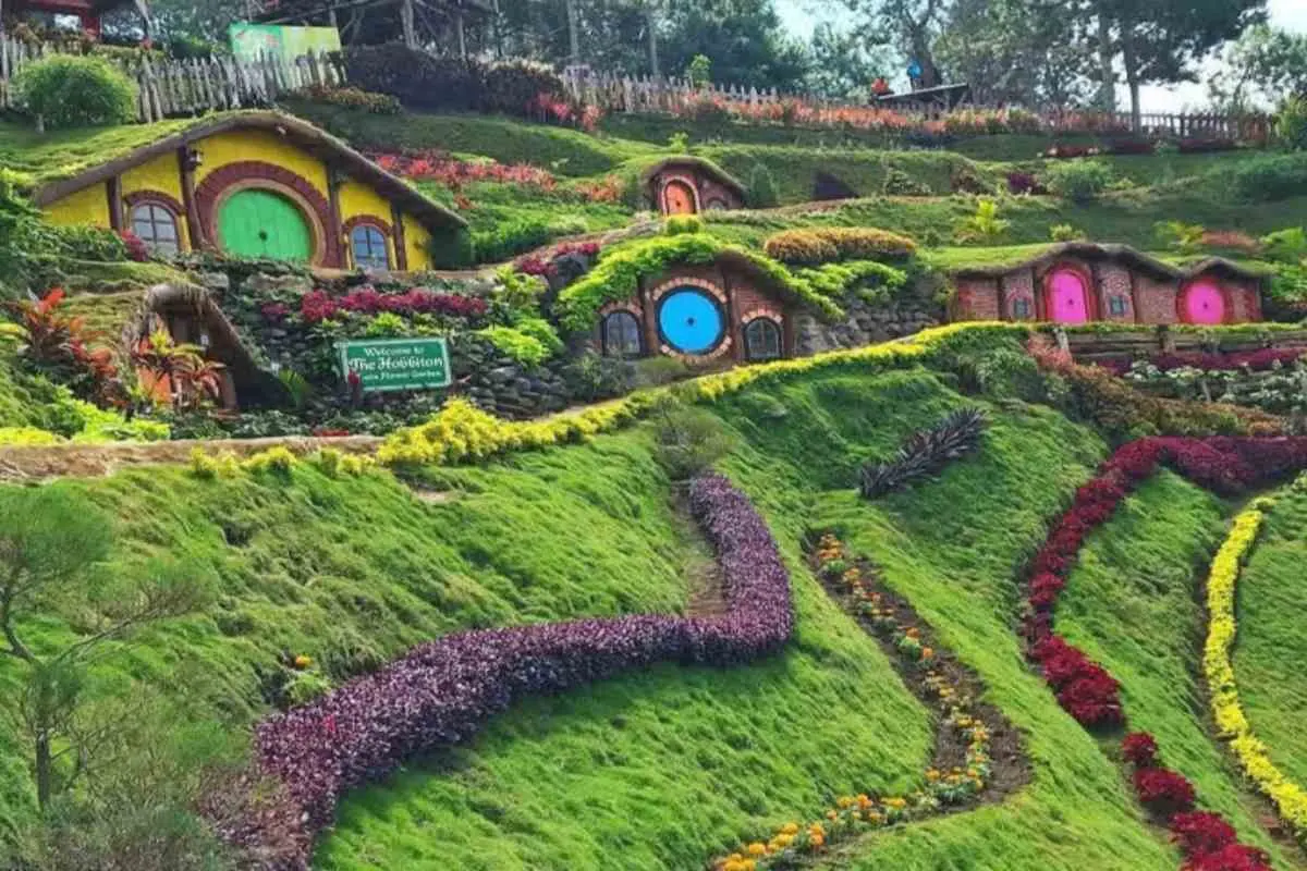 6 tempat wisata hits di malang yang wajib kamu kunjungi tahun ini! 1 Taman batu flower garden
