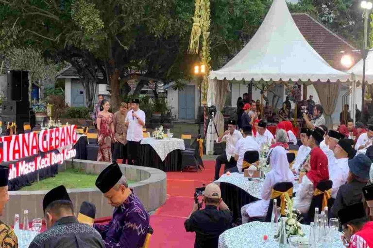 Suasana acara Gala Senja Mustika Rasa di halaman Istana Gebang, Blitar, Jumat (20/6/2025).