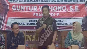 Guntur wahono dorong sinergi desa, bumdes, dan koperasi untuk kemandirian ekonomi masyarakat 1 Anggota dprd jawa timur, guntur wahono, dari fraksi pdi perjuangan, saat menyampaikan sambutan dalam kegiatan reses masa sidang ii tahun 2025.