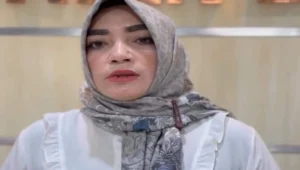 Anggota Komisi IV DPRD Kabupaten Blitar, Suratun Nasikhah, saat memberikan pernyataan usai menghadiri Majlis Dzikir dan Maulidurrosul Nabi Muhammad SAW dalam rangka Hari Jadi Blitar ke-701.