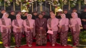 Pisowanan Ageng Hari Jadi ke-701 Kabupaten Blitar, Pimpinan DPRD bersama jajaran Forkopimda kenakan busana adat Jawa sebagai simbol pelestarian budaya