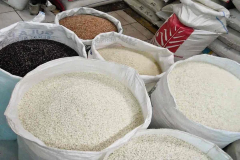 Beras di pasar Blitar, harga premium tembus Rp15 ribukg hari ini