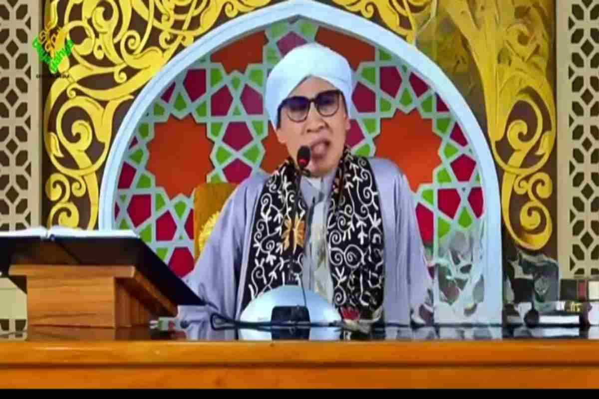 Buya Yahya saat menyampaikan tausiyah tentang pentingnya meraih husnul khatimah.
