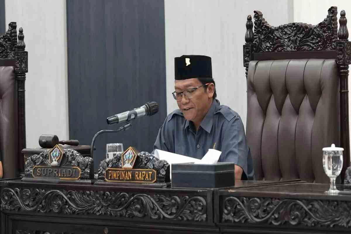 DPRD Blitar gelar Rapat Paripurna bahas Perubahan APBD 2025, dipimpin langsung oleh Ketua DPRD Supriadi, Selasa( 9/9/2025).