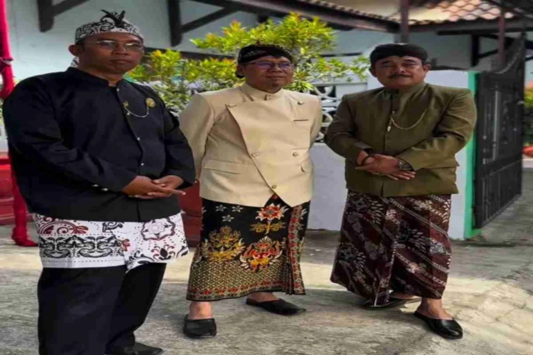 DPRD Blitar turut hadir dalam prosesi Jamasan Gong Kyai Pradah, Sabtu (6/9/2025).