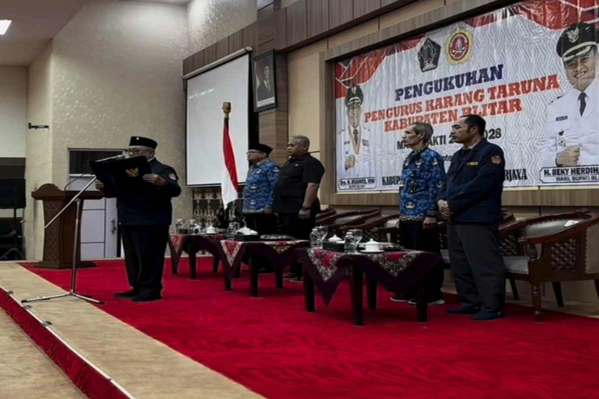 Ketua Komisi IV, Sugeng Suroso, S.Kom, menghadiri Pengukuhan Pengurus Karang Taruna Kabupaten Blitar Masa Bhakti 2023–2028 di Ruang Candi Penataran, Rabu (17/9/2025).
