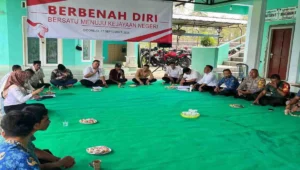 Komisi I DPRD Kabupaten Blitar bersama masyarakat dan pihak terkait mengikuti musyawarah penyelesaian legalitas HGU PT. Perkebunan Tjengkeh di Balai Desa Sidorejo, Kecamatan Doko, Rabu (17/9/2025).