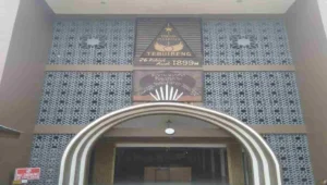 Pondok Pesantren Tebuireng di Jombang, didirikan KH. Hasyim Asy’ari pada 1899, kini menjadi salah satu pusat pendidikan Islam terbesar di Indonesia.