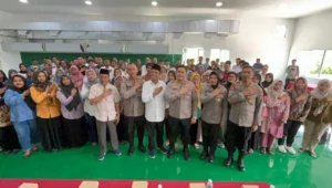 Kapolres Blitar AKBP Arif Fazlurrahman menghadiri pembukaan rekrutmen Relawan SPPG YKB Cabang Blitar di Desa Jimbe, Kademangan, diikuti 101 peserta dari berbagai wilayah.