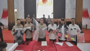 Polres Blitar berhasil ungkap 18 kasus pencurian dan perampasan. Satu pelaku residivis dibekuk beserta sejumlah barang bukti