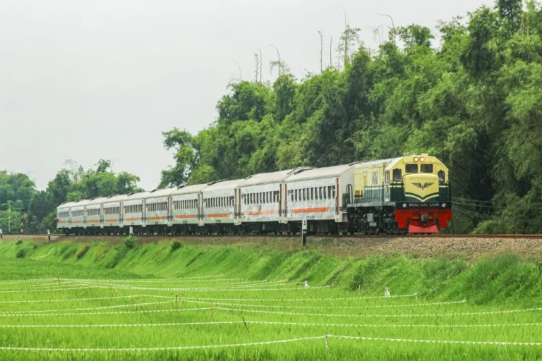 PT Kereta Api Indonesia (Persero) membuka pemesanan tiket untuk perjalanan kereta api mulai 1 Desember 2025