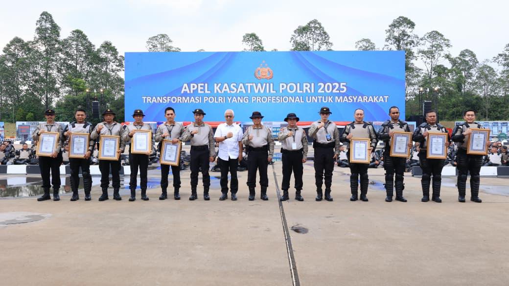 Prestasi Gemilang: Kapolres Blitar Raih Penghargaan Quick Wins dan Video Pamapta Terbaik - Patriapos