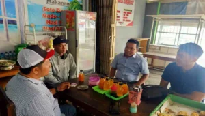Kapolres Blitar AKBP Arif Fazlurrahman bersama jajarannya melakukan klarifikasi terkait laporan dugaan pelanggaran prosedur oleh oknum anggota Sat Reskrim.