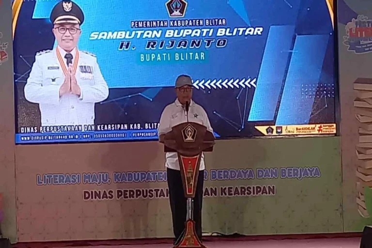 Rijanto saat menyampaikan pidato yang bertemakan Literasi Maju, Kabupaten Blitar Berdaya dan Berjaya