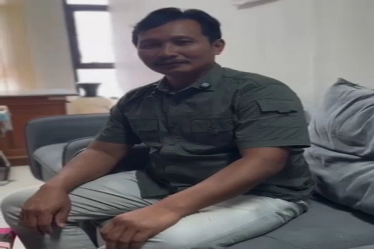 Sekretaris Komisi I DPRD Kabupaten Blitar, Mahfut, saat menyampaikan paparan dalam rapat kerja.