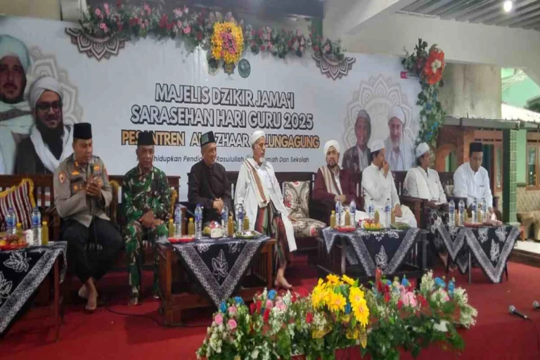 Syekh Al Allamah Al Mufti Abu Bakar Bin Zein Bafdhol hadir di Sarasehan Guru Al Azhaar Kedungwaru, berbagi ilmu dan inspirasi bagi para pendidik.