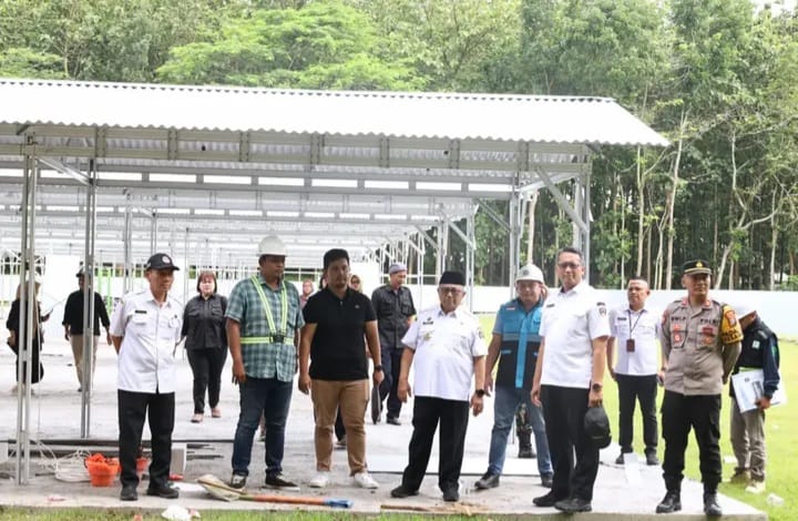 Pemkab Blitar Pastikan Kenyamanan Pedagang, Fasilitas Pasar Sementara Babadan Hampir Rampung - Patriapos