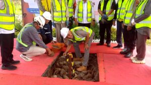Prosesi ground breaking pembangunan Pasar Kesamben sebagai simbol dimulainya pembangunan pasar rakyat berkonsep modern dengan tetap mengedepankan nilai-nilai lokal, Rabu (14/1/2026).