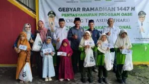 IJTI Blitar Raya, BAZNAS, dan RMI "Borong" Senyum 100 Anak Yatim Pelosok Anak-anak yatim menerima santunan dalam kegiatan Gebyar Ramadhan 1447 H yang digelar IJTI Blitar Raya bersama BAZNAS Kabupaten Blitar, Pemkab Blitar, dan PT Rejoso Manis Indo (RMI), Rabu (11/3/2026).