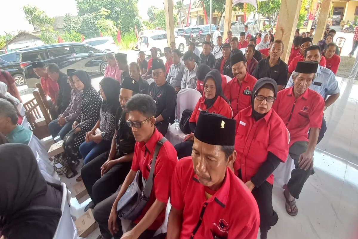 Suasana kader dan masyarakat dalam kegiatan reses di Desa Kendalrejo, Kecamatan Srengat, Kabupaten Blitar, Selasa (28/4/2026), terlihat antusias mengikuti jalannya acara serta menyampaikan aspirasi secara langsung.