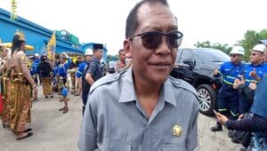 Supriadi saat menyampaikan ajakan kepada masyarakat untuk meningkatkan kesadaran menjaga lingkungan dalam momentum peringatan Hari Bumi 2026.