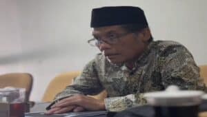 Ketua Pansus LKPJ, Suwito, saat memimpin rapat pembahasan DIM LKPJ Bupati Blitar Tahun 2025.