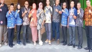 Foto bersama Komisi IV DPRD Kabupaten Blitar usai kunjungan kerja (sidak) di PT Panca Karya Kayoe, Kecamatan Talun, Jumat (17/4/2026).