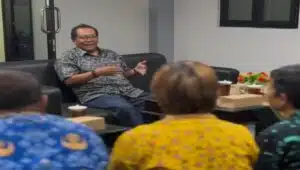 Ketua DPRD Kabupaten Blitar, Supriadi menyambut hangat kunjungan silaturahmi Panitia Sanitapa Tri Suci Waisak 2026 bersama umat Buddha di Kantor DPRD Kabupaten Blitar.