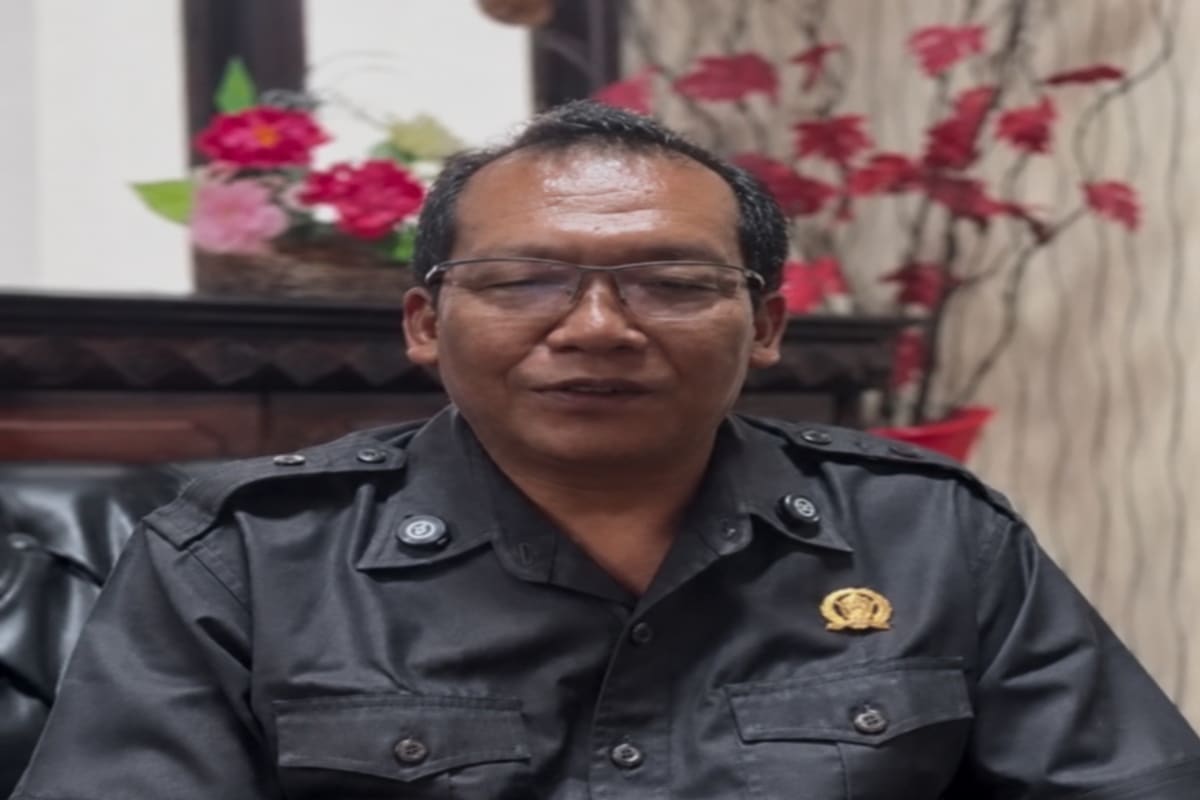 Ketua DPRD Kabupaten Blitar Supriadi saat mendukung gerakan antikorupsi melalui program Pariwara KPK.