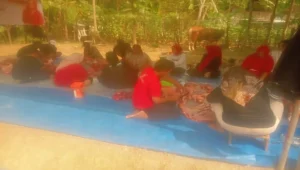 Suasana gotong royong dalam perayaan Idul Adha di Blitar