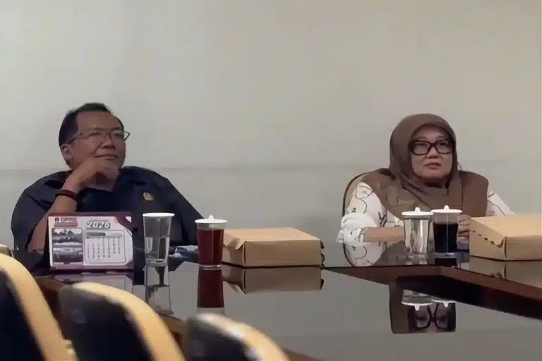 Suasana rapat Banmus DPRD Kabupaten Blitar saat membahas agenda kerja Mei 2026.