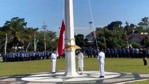 Hadir di Upacara Hardiknas 2026, DPRD Kabupaten Blitar Tegaskan Dukungan Sektor Pendidikan Suasana upacara Peringatan Hari Pendidikan Nasional (Hardiknas) 2026 di Alun-alun Kanigoro, Kabupaten Blitar, Sabtu (2/5/2026).