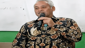 Komisi IV DPRD Kabupaten Blitar Tinjau Rencana Pembangunan KDMP dan Monitoring KBM di Dua SD Sugeng Suroso menegaskan pentingnya menjaga kenyamanan lingkungan sekolah demi mendukung proses belajar siswa di Kabupaten Blitar.