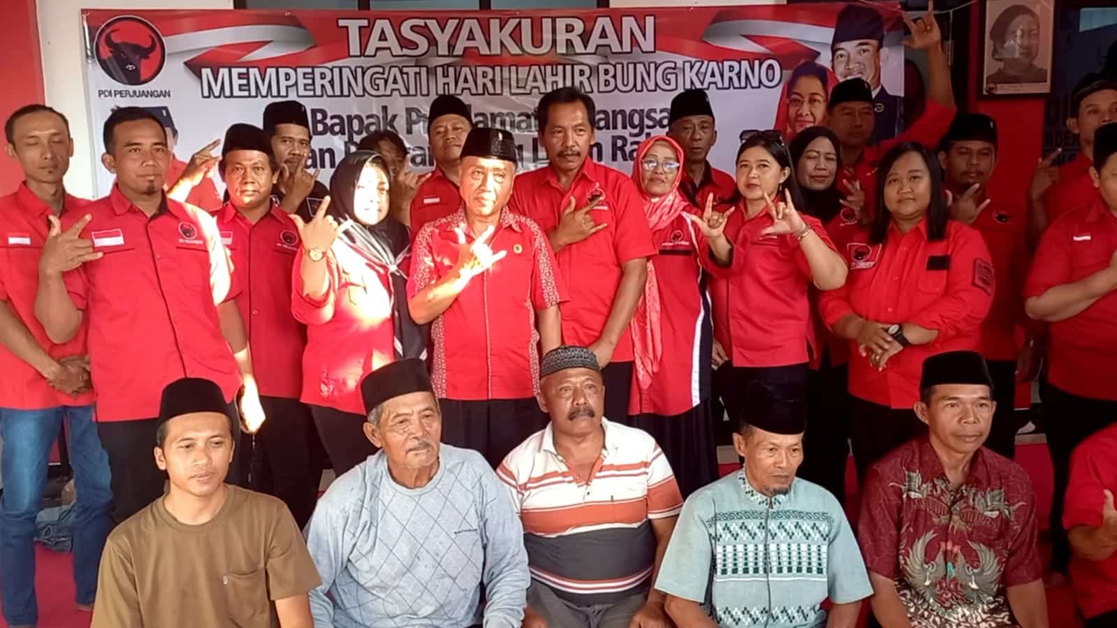 Peringati Hari Lahir Bung Karno, PDIP Kabupaten Blitar Tegaskan Komitmen Hadir untuk Rakyat Peringati Hari Lahir Bung Karno, PDIP Kabupaten Blitar Tegaskan Komitmen Hadir untuk Rakyat - Patriapos