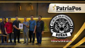 Perluas Jaringan Organisasi, DPP BONAR Indonesia Tunjuk Surya Said sebagai Ketua DPC Labuhan Batu Prosesi penyerahan mandat kepengurusan DPC BONAR Indonesia Kabupaten Labuhan Batu.