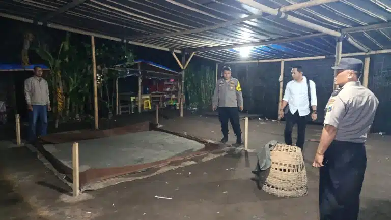Gerak cepat Polsek Garum! Dugaan arena sabung ayam di Dusun Kemloko, Sidodadi, Blitar, langsung dibubarkan usai laporan warga, Minggu (7/6/2026).