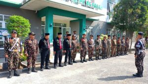 Sinergi Banser dan Pagar Nusa Siap Amankan Munas-Konbes NU 2026 di Ploso Kediri Suasana apel gelar pasukan Banser dan Pagar Nusa menjelang pengamanan Munas-Konbes NU 2026 di Ponpes Al-Falah Ploso, Kediri.