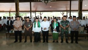 Pengurus FOR SANTRI Tulungagung Dikukuhkan, Plt Bupati Tekankan Peran Santri Bangun Daerah Pengurus FOR SANTRI Tulungagung Dikukuhkan, Plt Bupati Tekankan Peran Santri Bangun Daerah - Patriapos