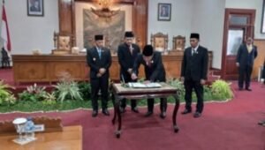 Rapat Paripurna DPRD dan Pemerintah Daerah Tulungagung Resmi Sepakati Ranperda Pertanggungjawaban APBD 2025, Wujudkan Tata Kelola Keuangan yang Akuntabel Rapat Paripurna DPRD dan Pemerintah Daerah Tulungagung Resmi Sepakati Ranperda Pertanggungjawaban APBD 2025, Wujudkan Tata Kelola Keuangan yang Akuntabel - Patriapos
